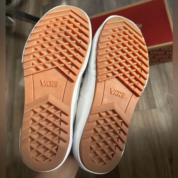 Vans Like New Stacked Era in White Leather Size 8 - Picture 4 of 10